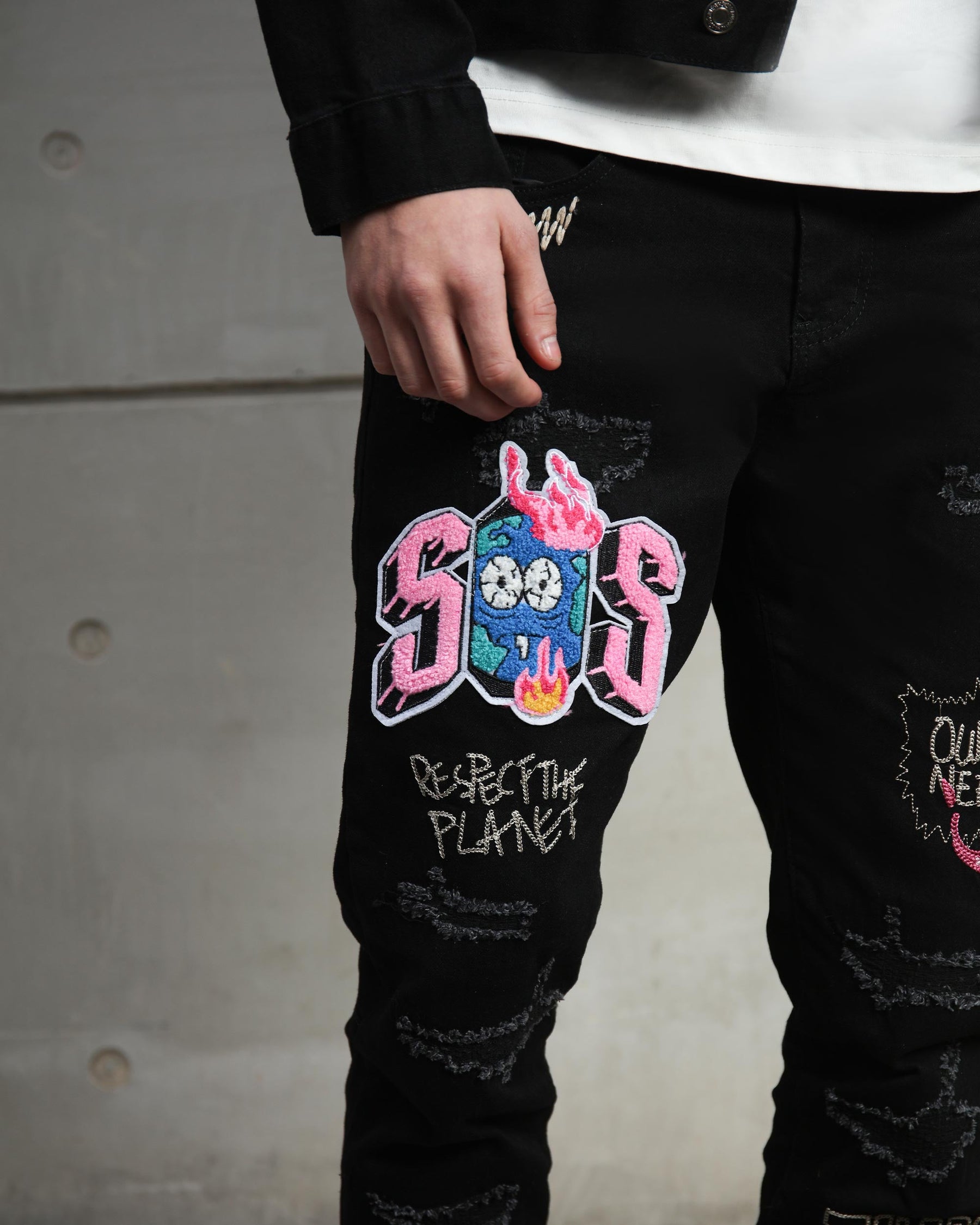 Jeans rasgados con patchwork de streetwear negros-Entrega local en México