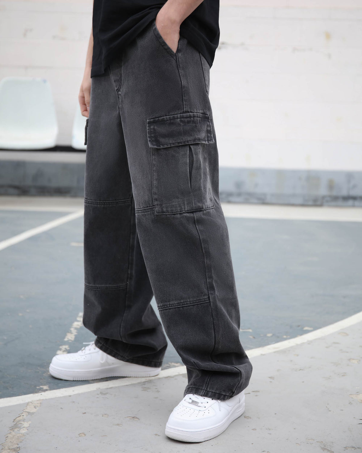 Cargo Black Loose Jeans with Large Pockets