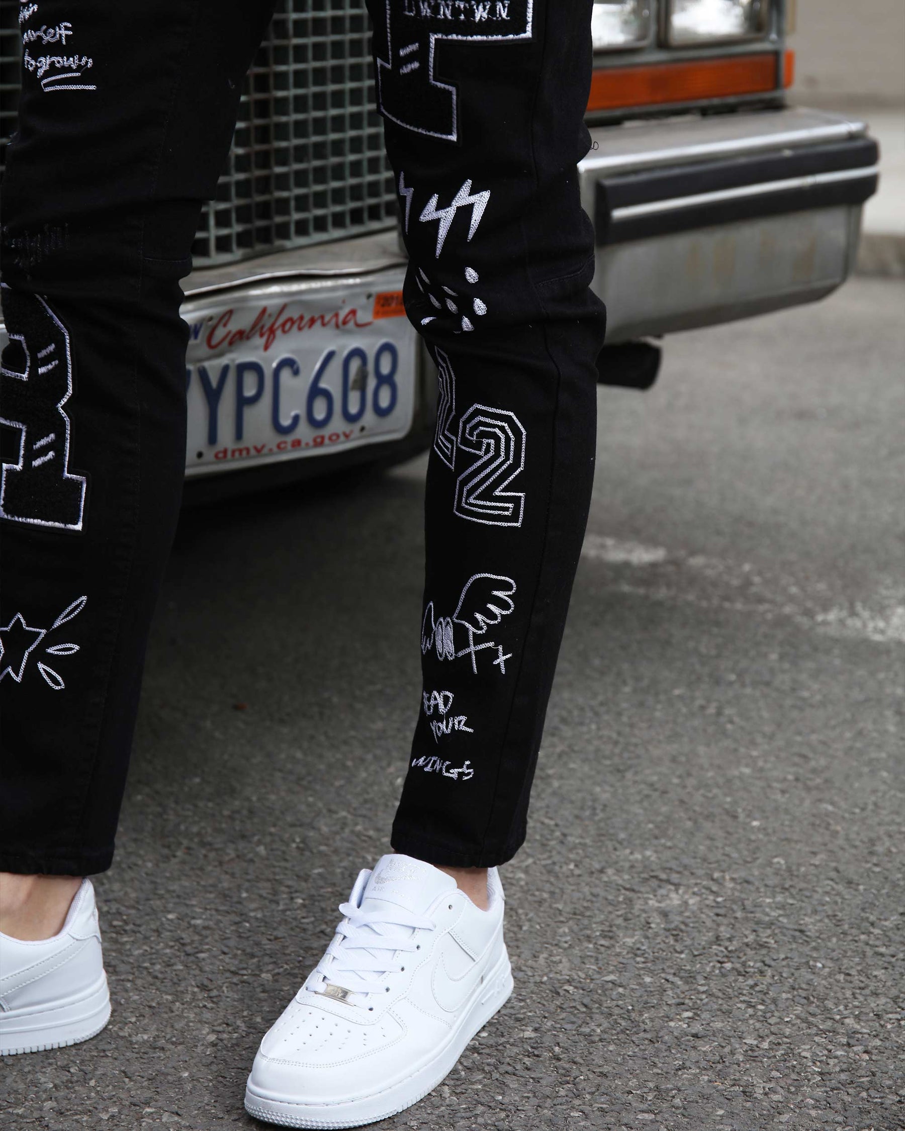 Black Urban Graffiti Embroidery Slim-fit Jeans