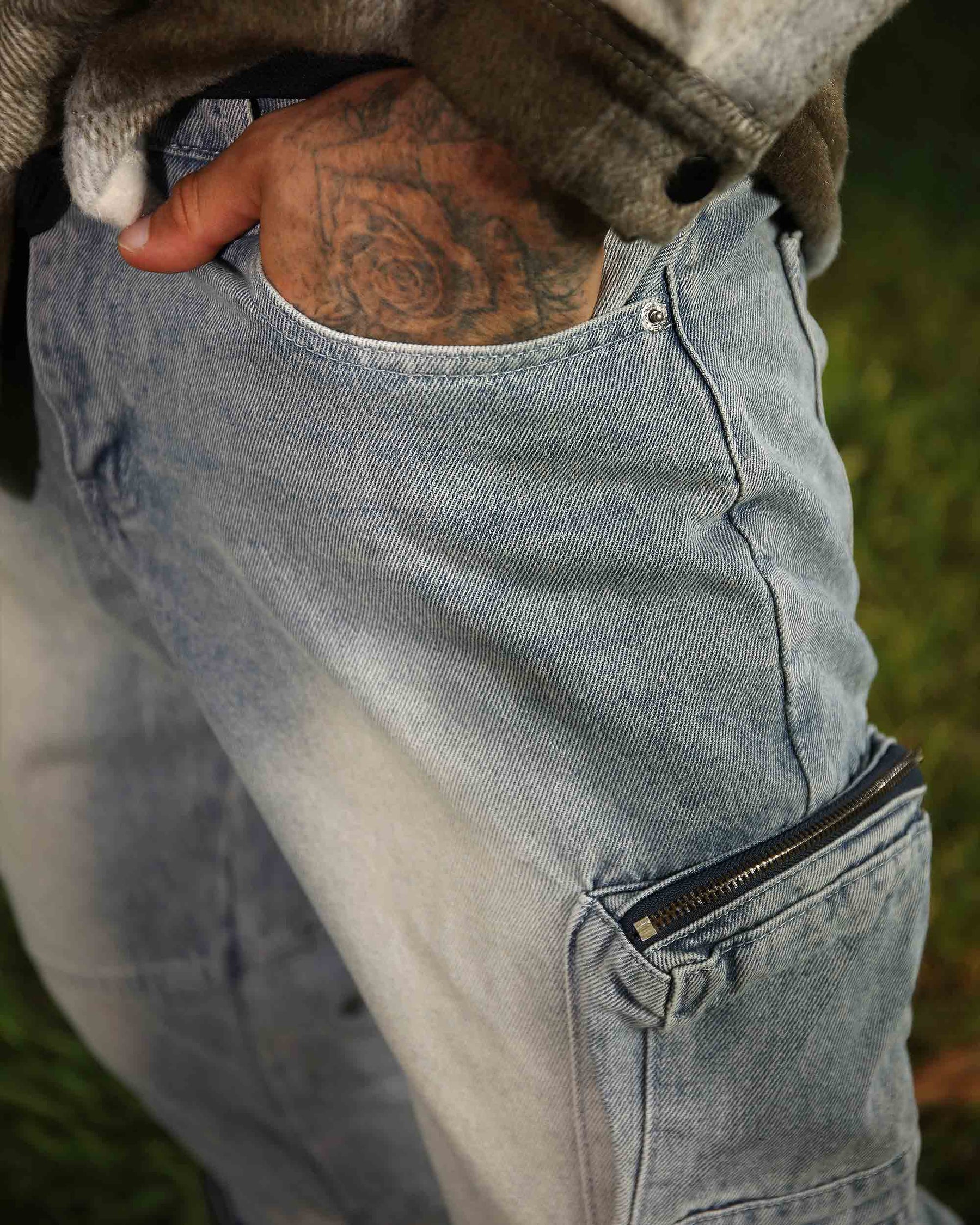 Logeqi Distressed Cargo Baggy Jeans with Versatile Pockets