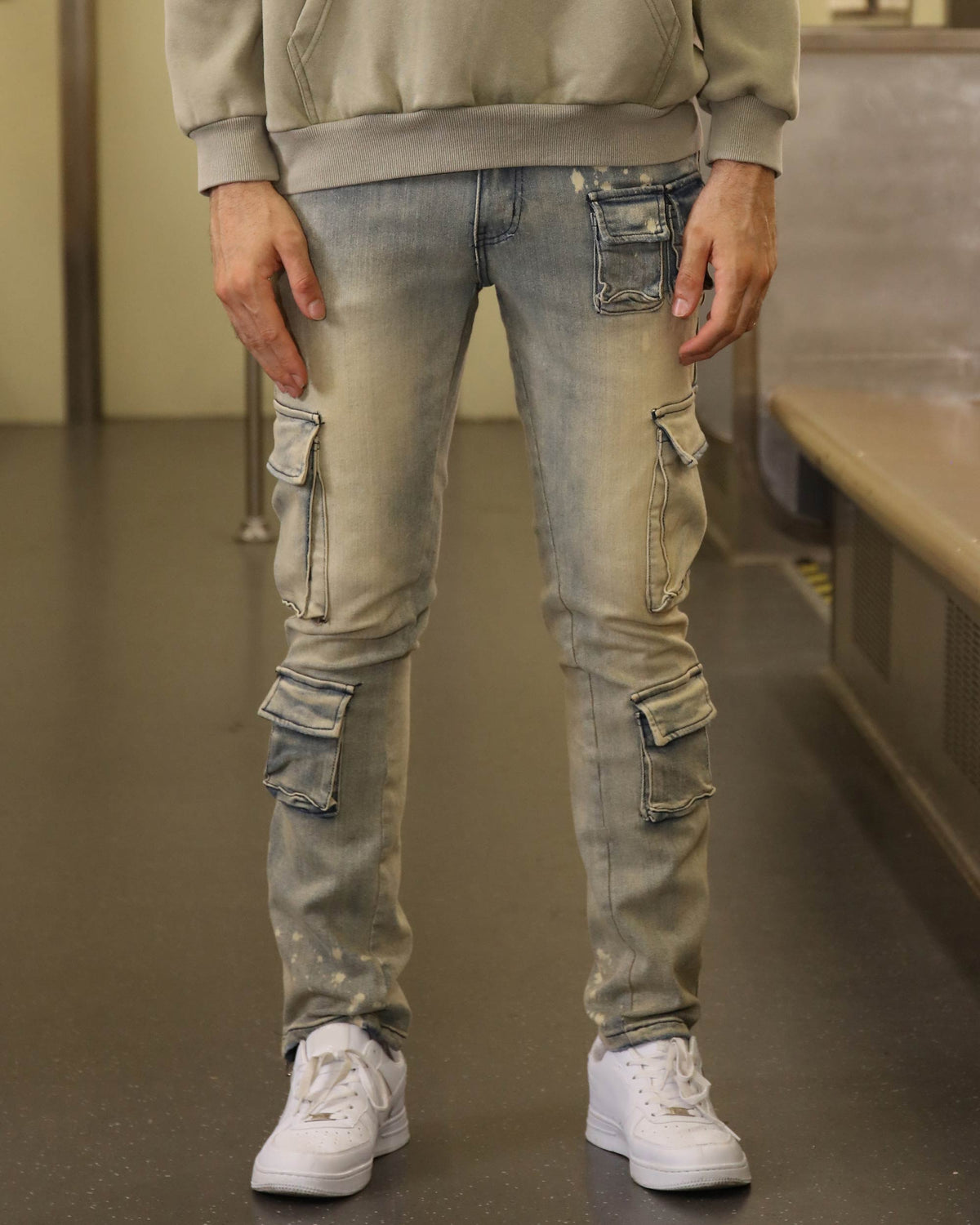 LOGEQI Spray-Painted Distressed Blue Jeans with Cargo Pockets