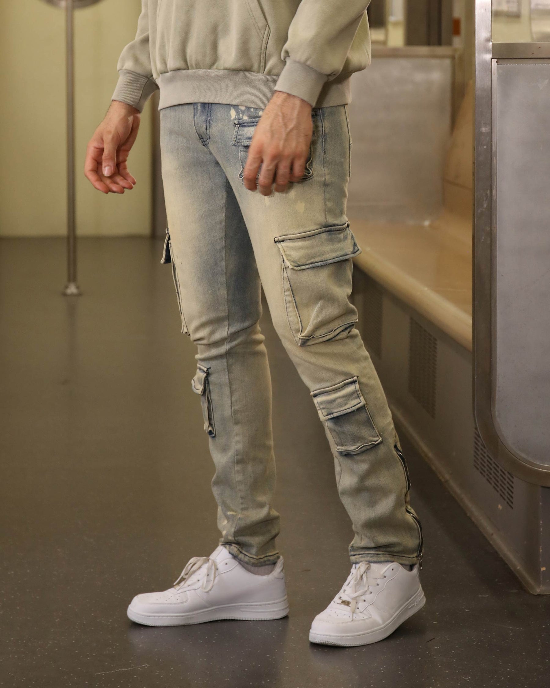 LOGEQI Spray-Painted Distressed Blue Jeans with Cargo Pockets