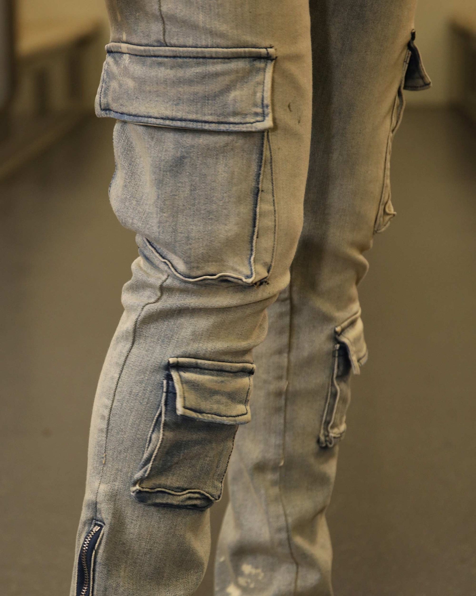 LOGEQI Spray-Painted Distressed Blue Jeans with Cargo Pockets