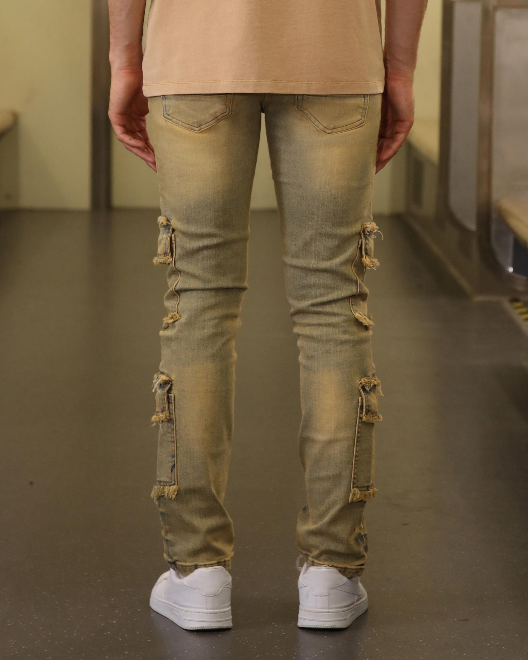 Logeqi Raw Edge Straight Brown Jeans with Side Pockets