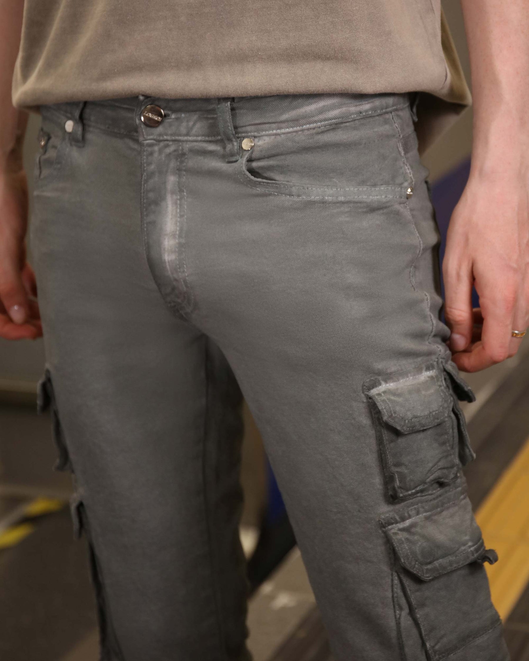 Slim-fit Cargo Jeans with Functional Side Pockets