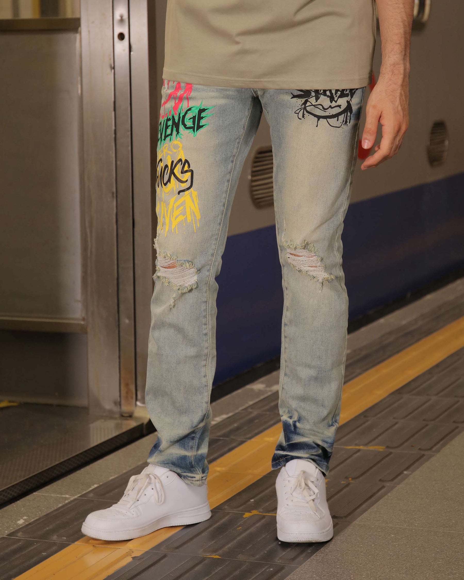 LOGEQI Distressed Blue Jeans with Graffiti - Streetwear Style