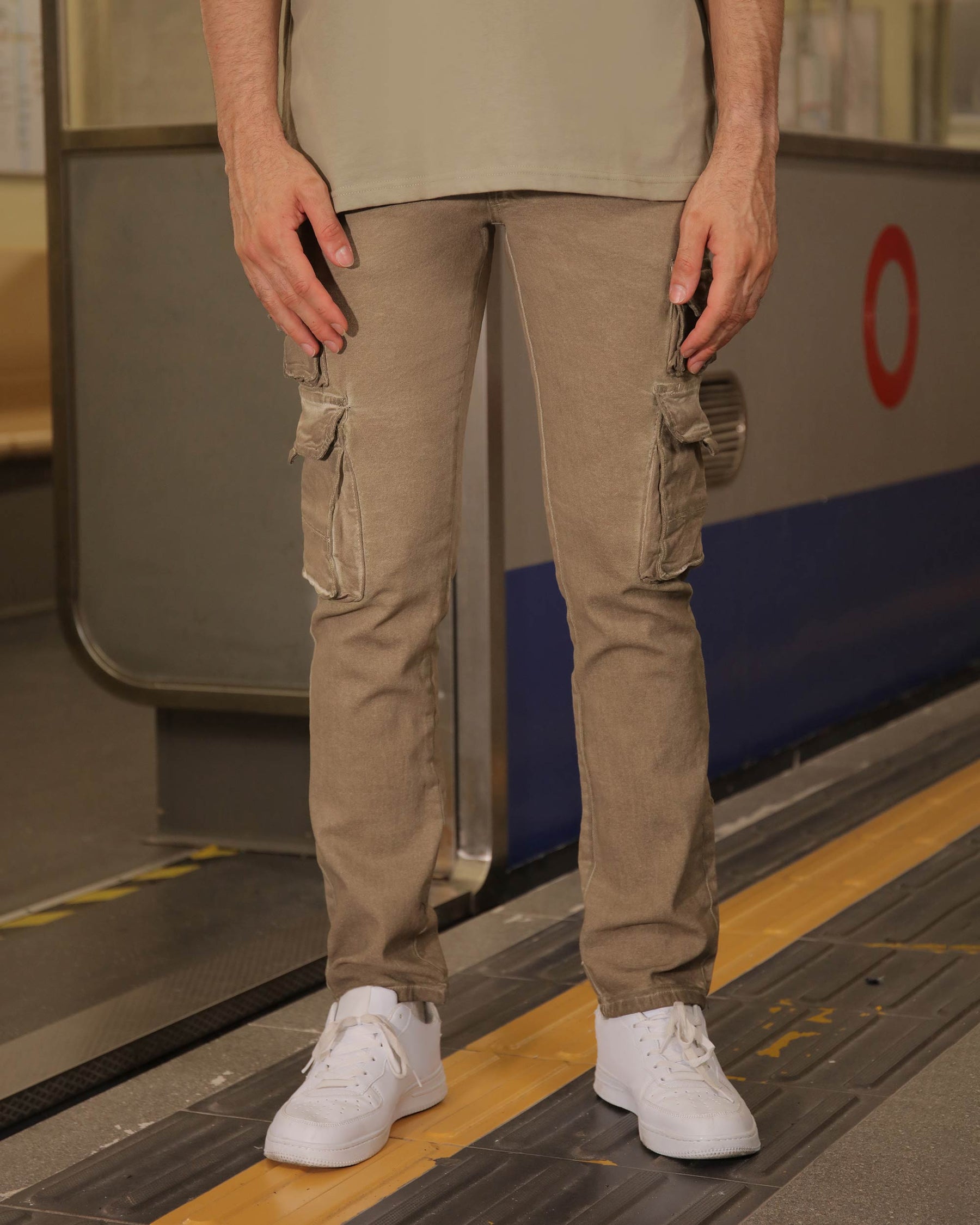 Slim-fit Cargo Jeans with Functional Side Pockets