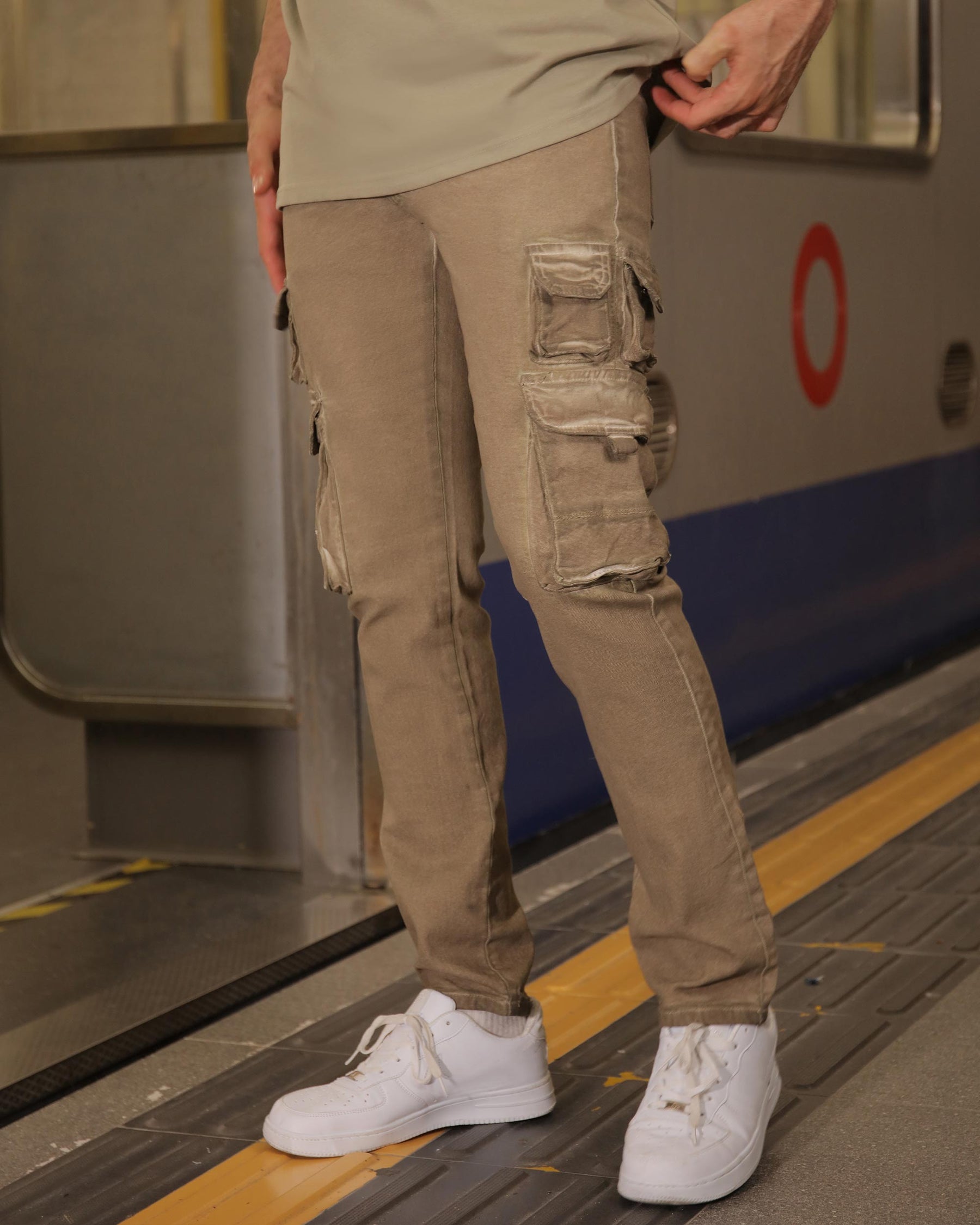 Slim-fit Cargo Jeans with Functional Side Pockets