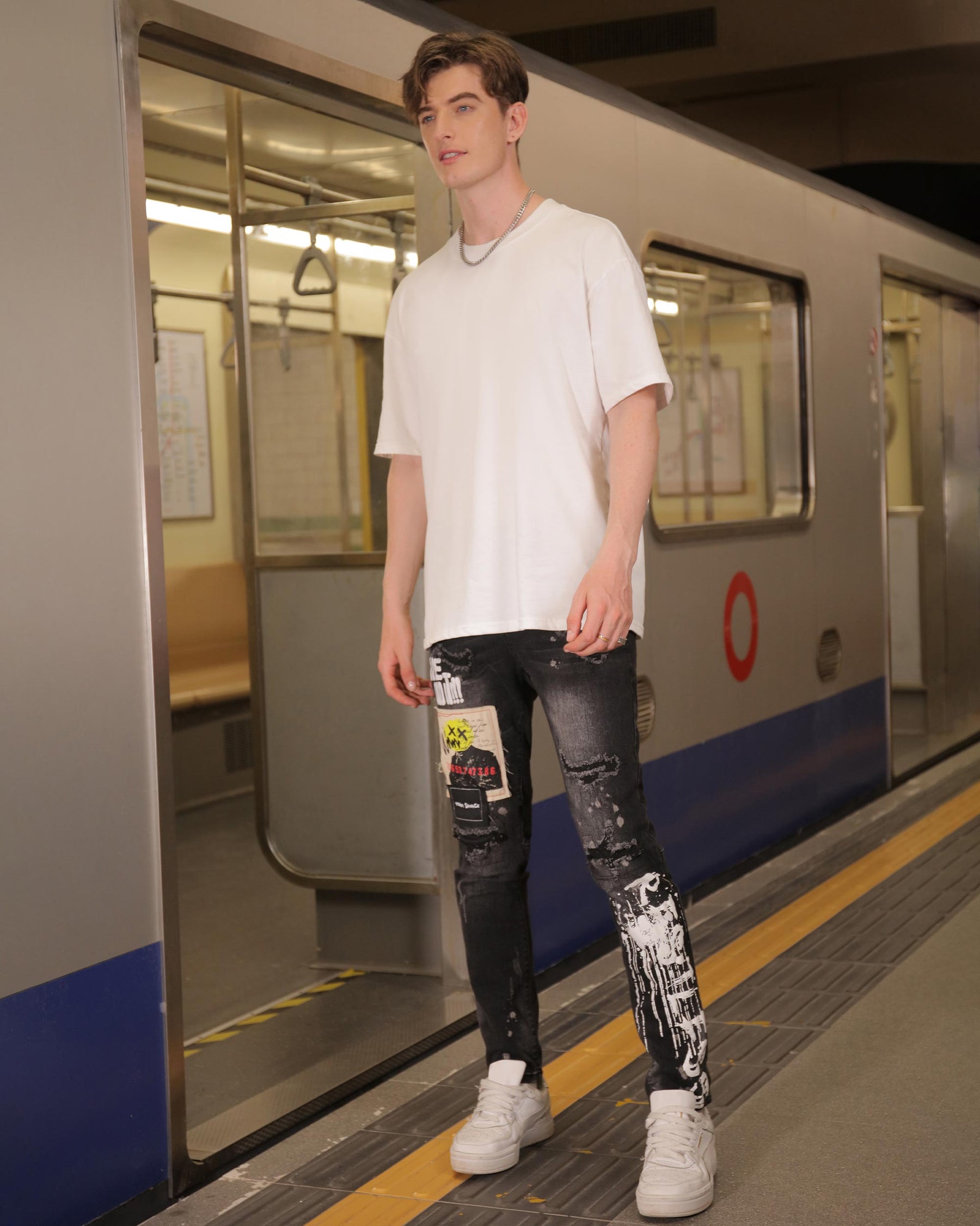 LOGEQI Hip Hop Black Ripped Jeans with Graffiti Art