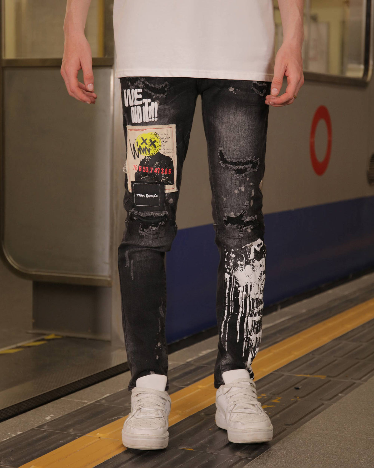 LOGEQI Hip Hop Black Ripped Jeans with Graffiti Art