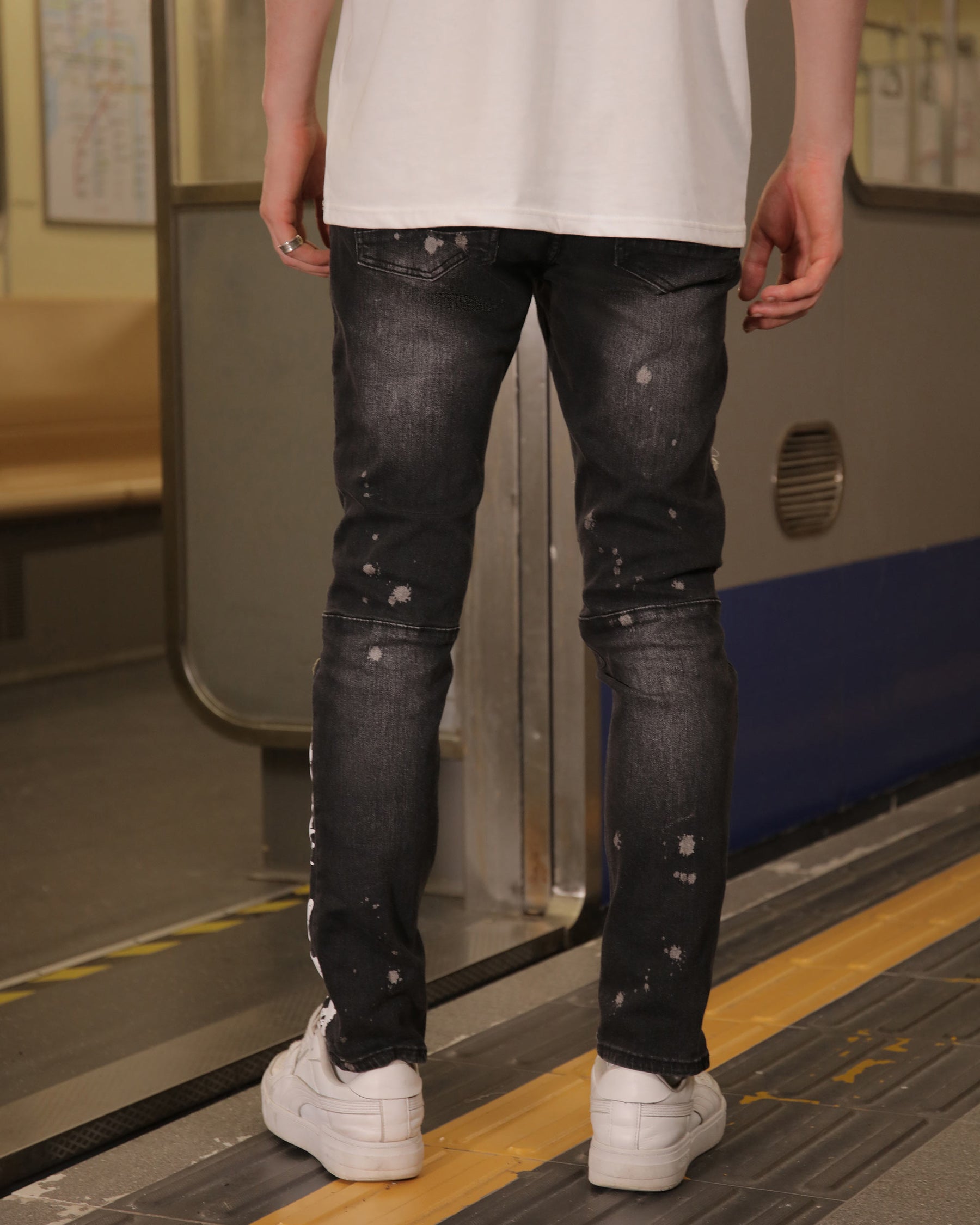 LOGEQI Hip Hop Black Ripped Jeans with Graffiti Art