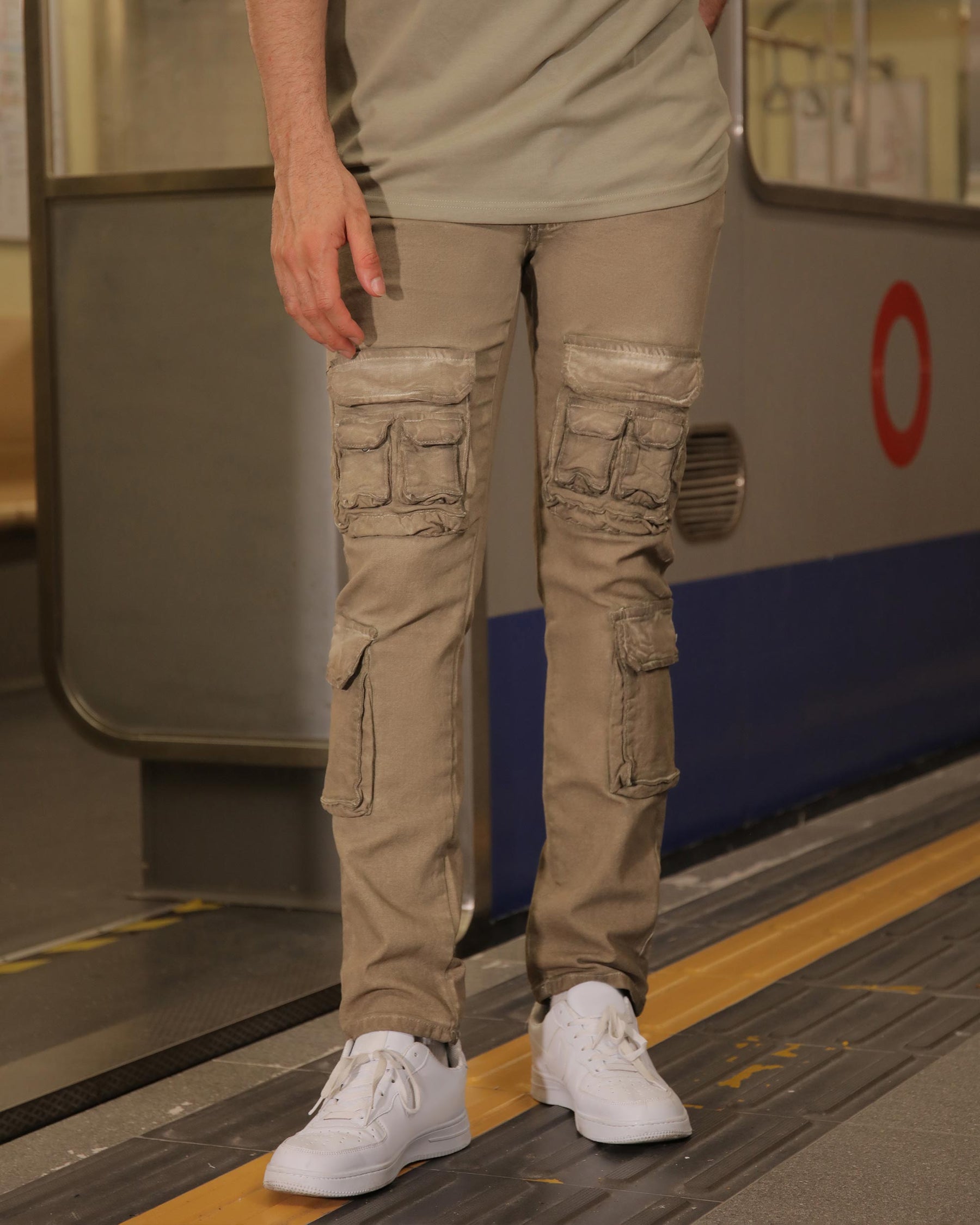 Slim-fit Cargo Jeans with Functional Multiple Pockets