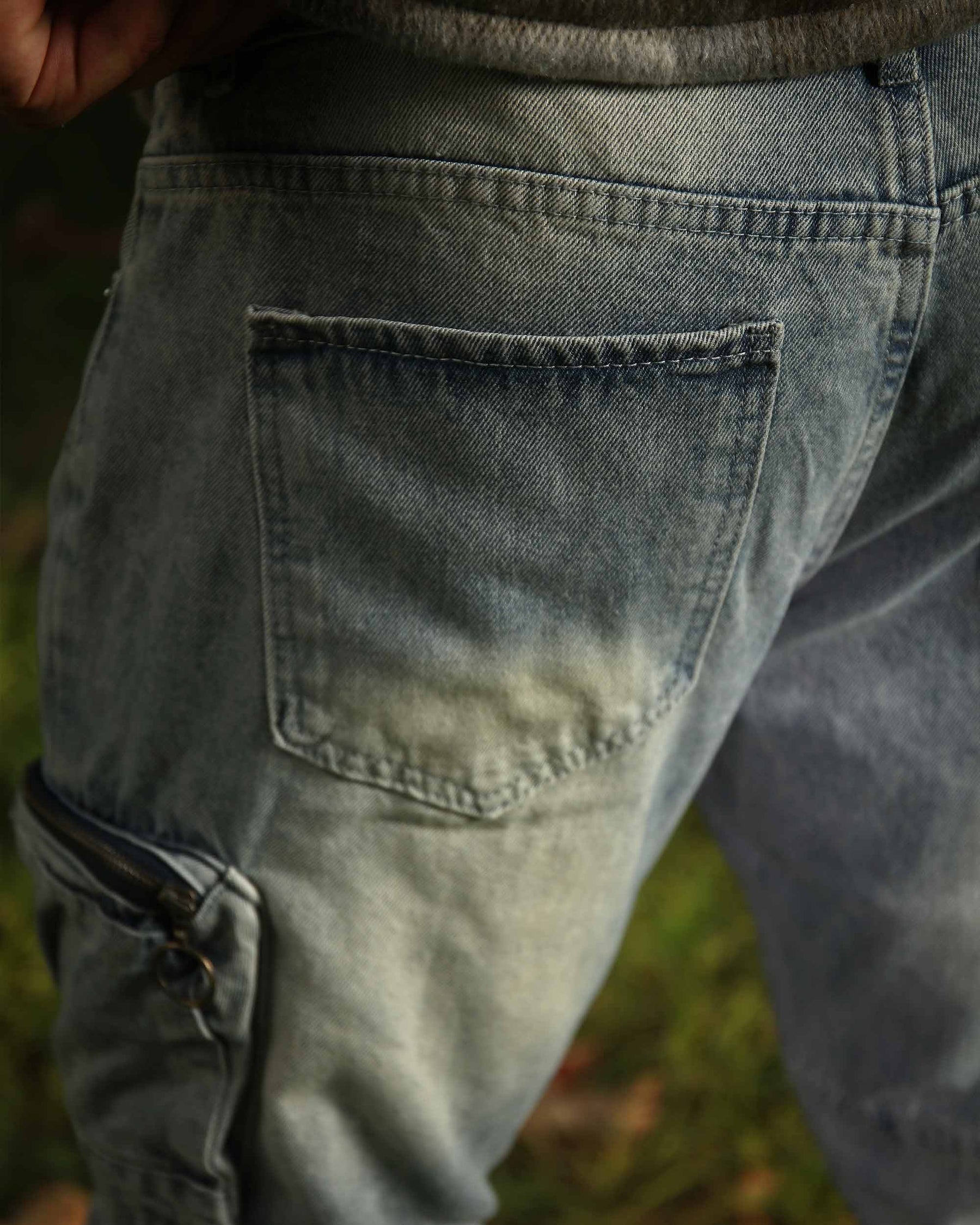 Logeqi Distressed Cargo Baggy Jeans with Versatile Pockets