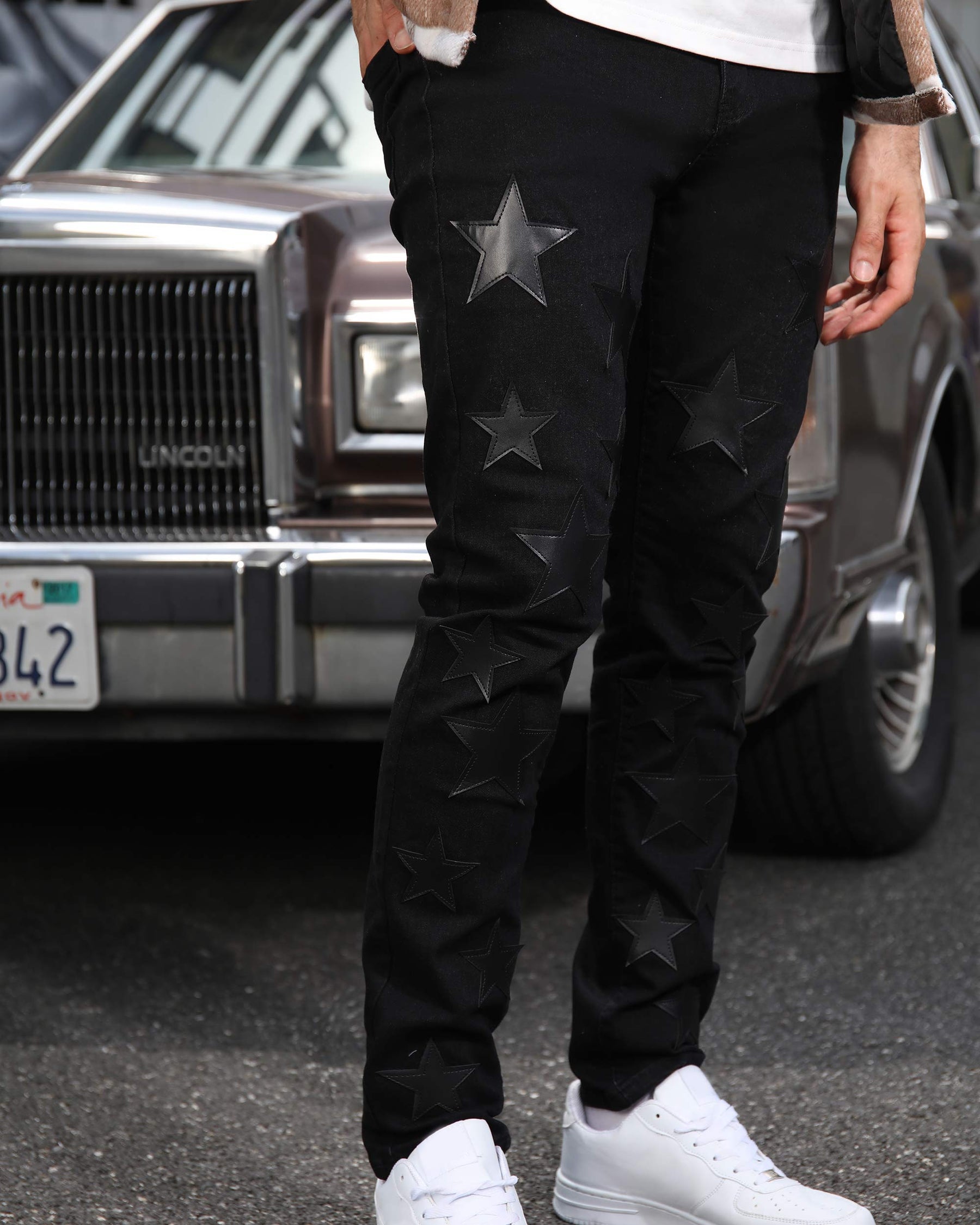 LOGEQI Black Jeans with Straight Leg & Star Patch