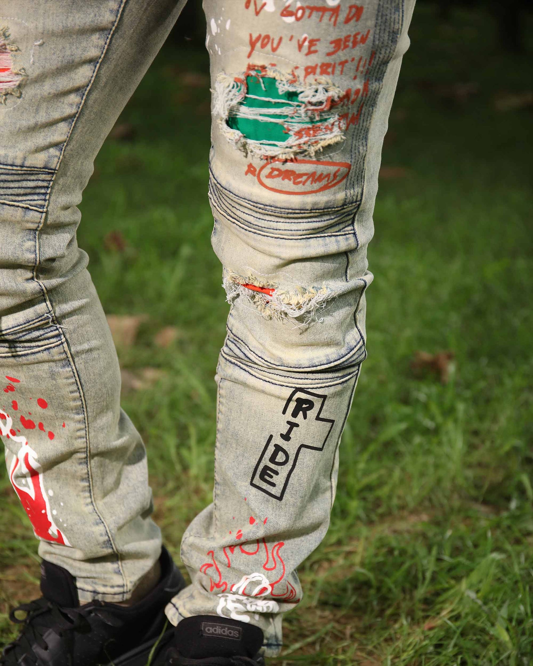 Hip-Hop Style Distressed Ripped Blue Jeans with Graffiti Style-Mexico Local Delivery