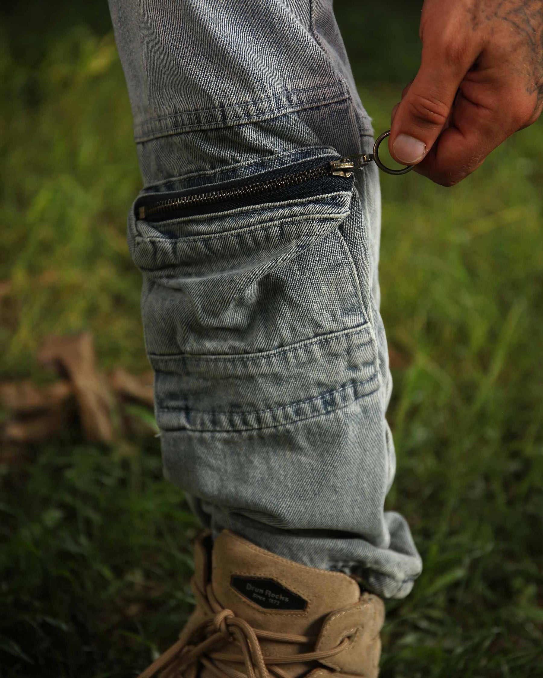 Logeqi Distressed Cargo Baggy Jeans with Versatile Pockets