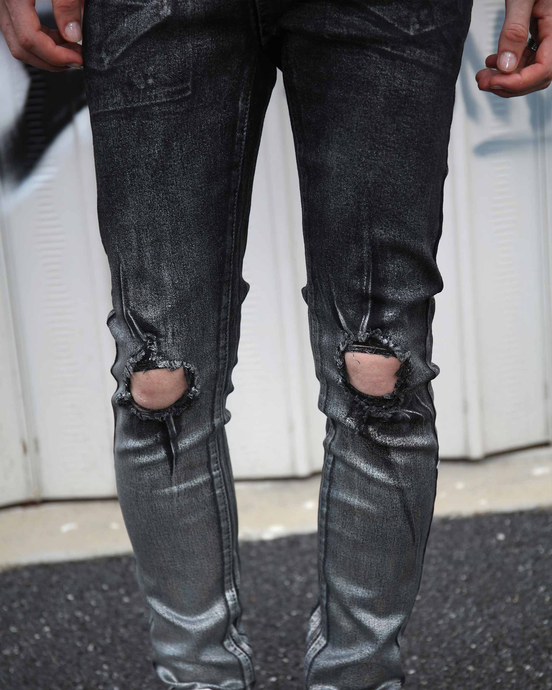 Logeqi Gradient Shades Black Ripped Jeans with Statement Knee Rips