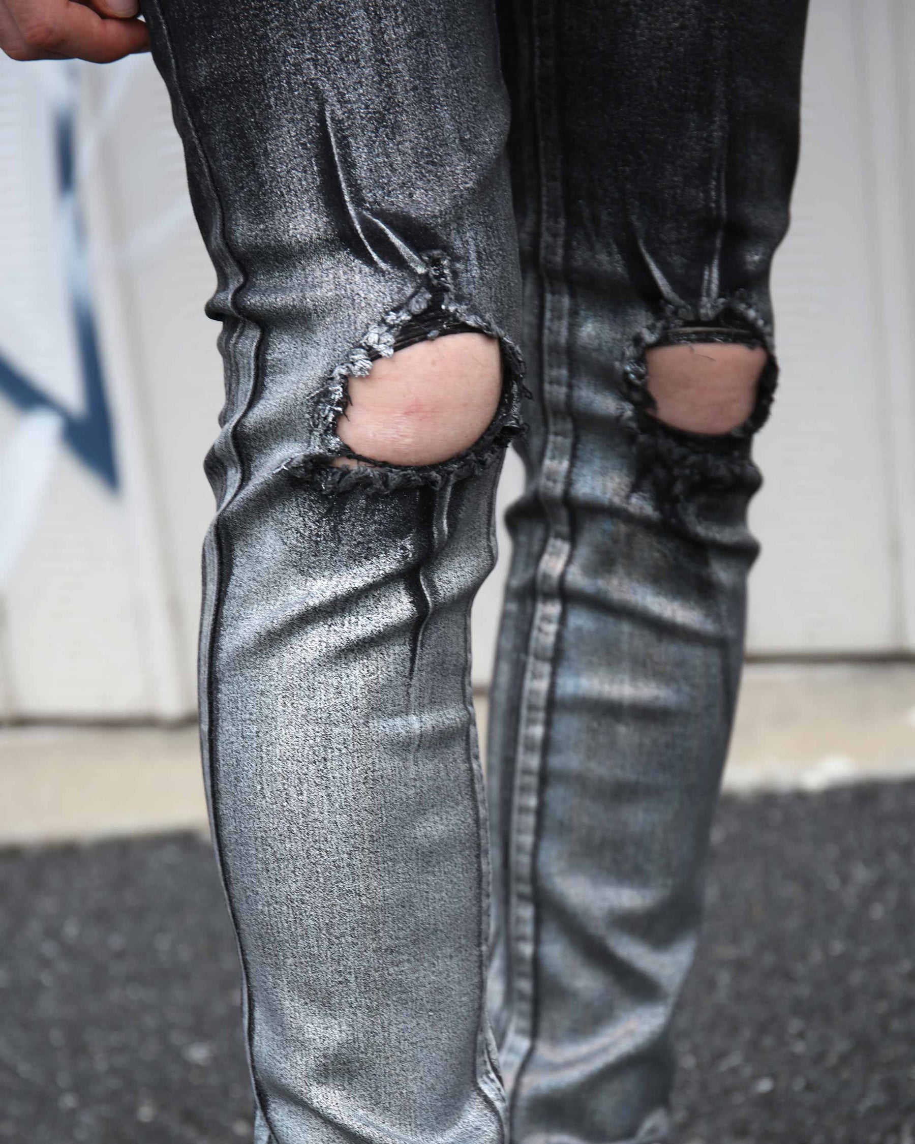 Logeqi Gradient Shades Black Ripped Jeans with Statement Knee Rips