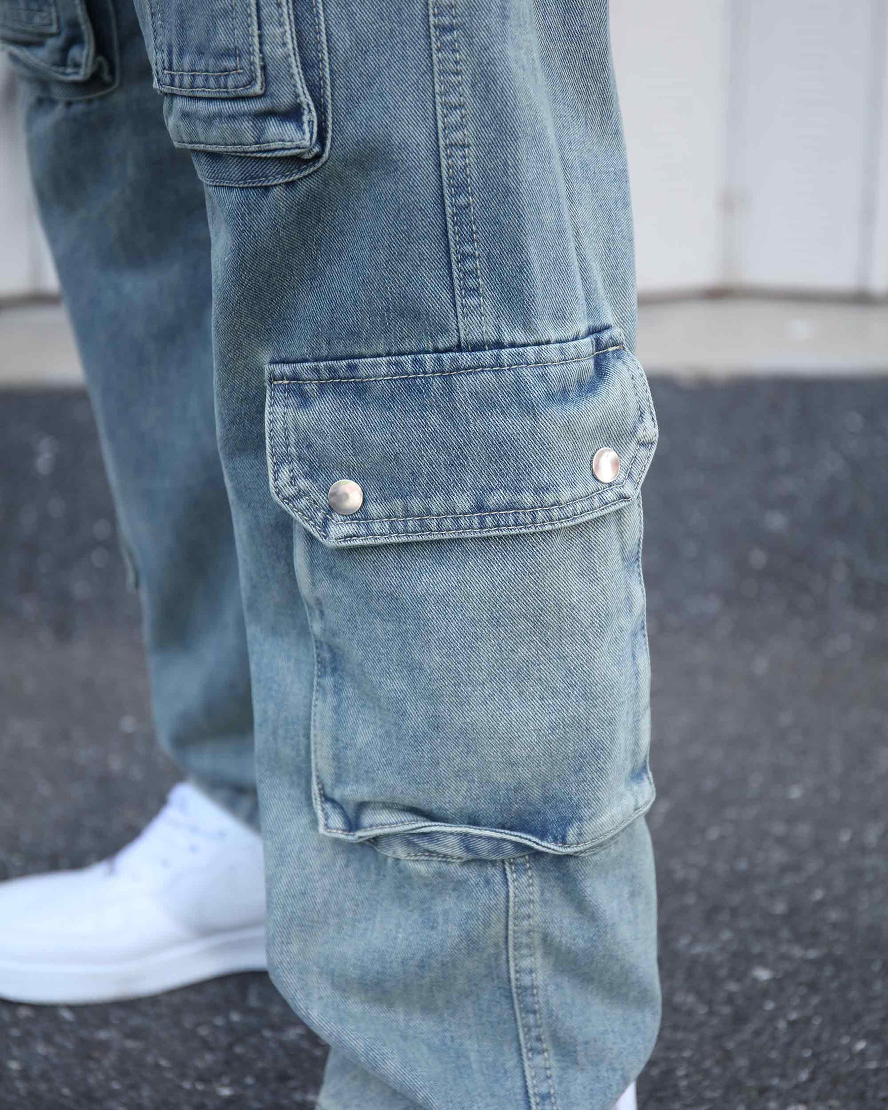 Logeqi Distressed Craftsmanship in Blue Baggy Jeans with Multiple Pockets