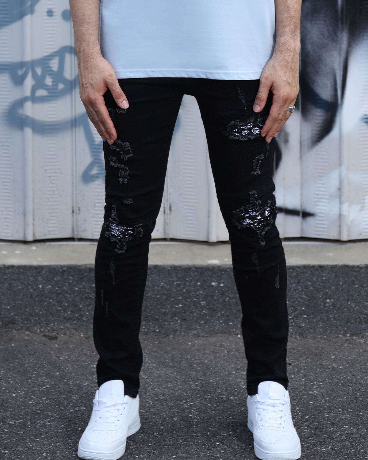 LOGEQI Hip Hop Black Ripped Jeans with Cashew Flower Patch